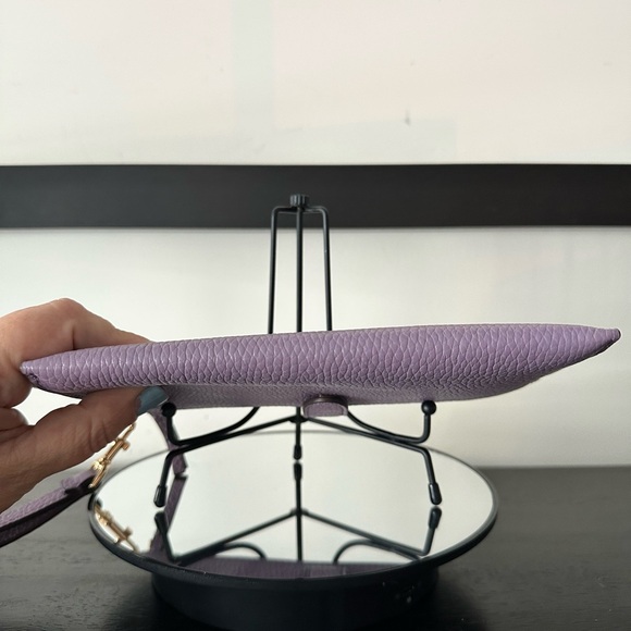 NWOT Tory Burch Chelsea Pebbled Leather Wristlet - Picture 7 of 11